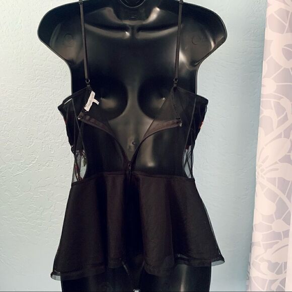 Charlotte Russe Black Embroidered Floral Mesh Cutout Tank Top Size Large - Picture 9 of 11